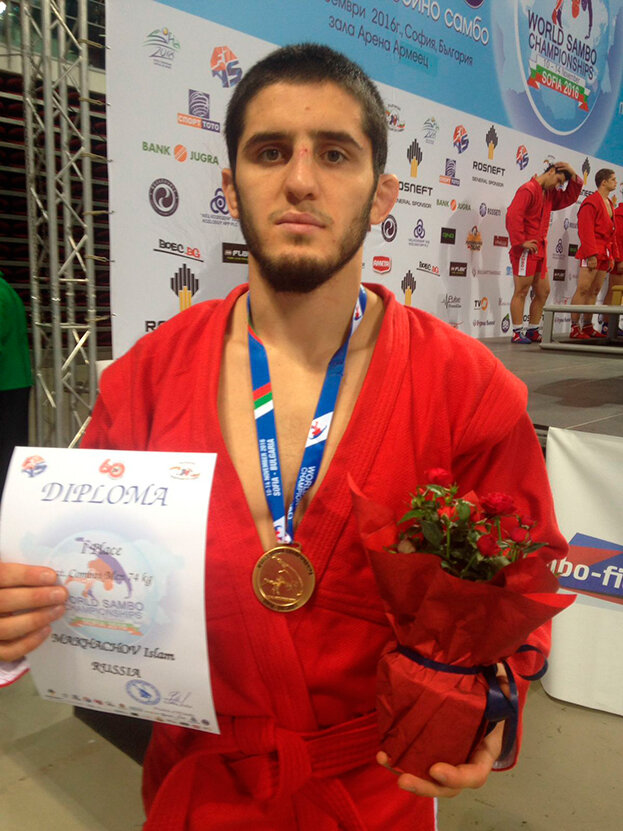    2016 год, Ислам Махачев после победы на чемпионате мира по боевому самбо.из личного архива Алексея Чугреева