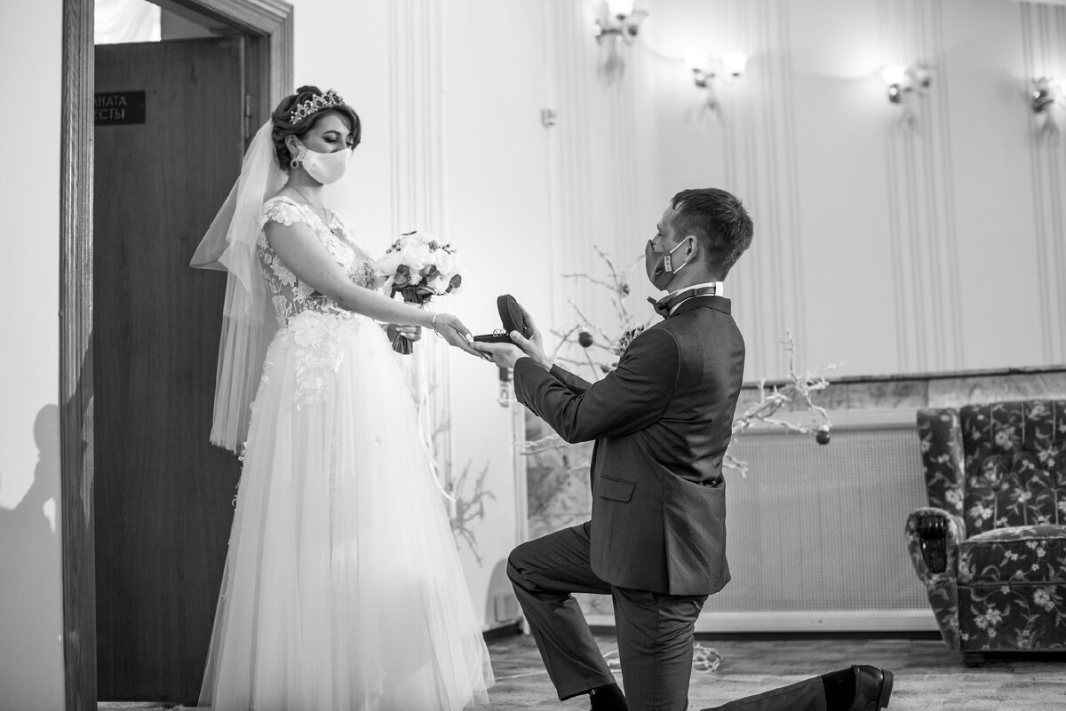 Предложение с фотографом. Команда видеооператоров и фотографов. Мужчина и девушка фотограф. Фотокамера студия. Олег стефанцов фотограф.