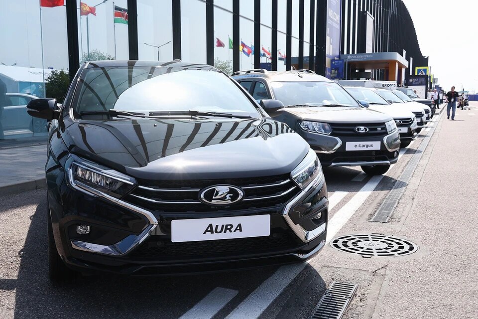 Премиальный седан Lada Aura. Фото: Валерий Шарифулин/ТАСС