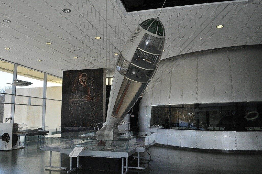 Первое использование ракет. Первая ракета Циолковского 1903. Модель ракеты Циолковского. Королев зал музей космонавтики.