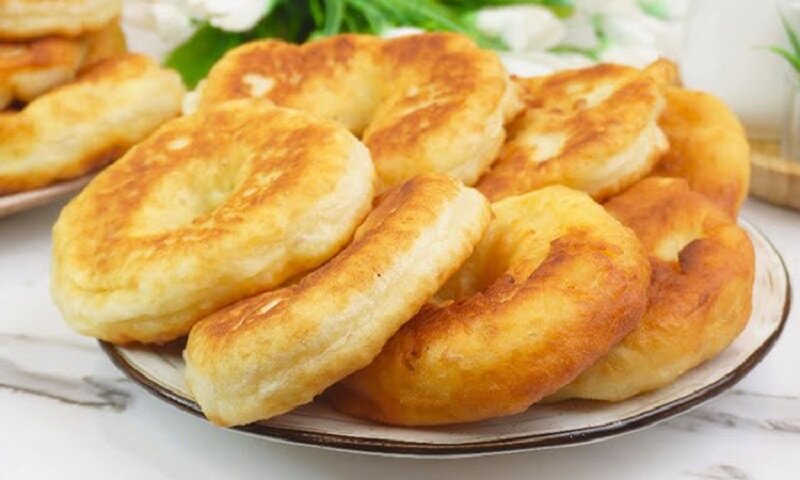 Быстрое тесто на кефире для пирожков и пирогов 