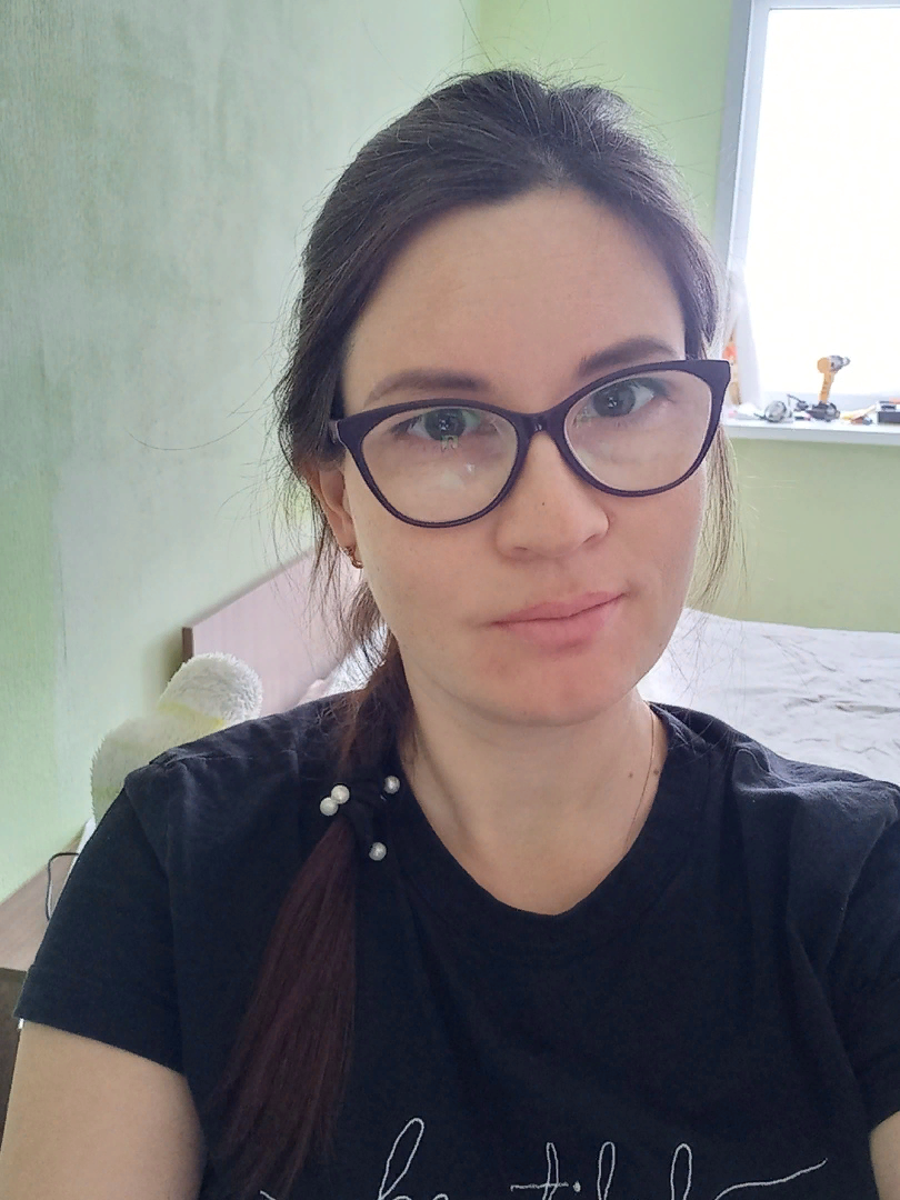 Стены так до конца и не ободрали)