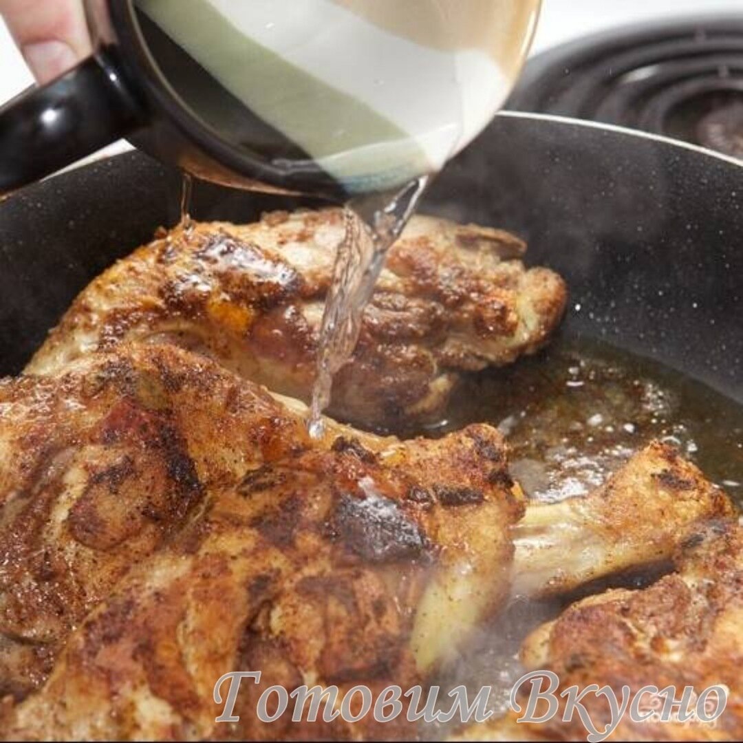 Как вкусно приготовить ножки куриные на сковороде. Жареная курица на сковороде. Жареные куриные голени на сковороде с корочкой. Куриные голени на сковороде. Как вкусно приготовить ножки куриные на сковороде.