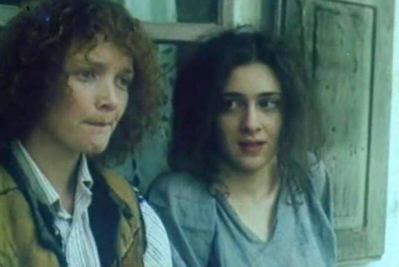    Ксения Раппопорт (справа) в фильме "Изыди!", 1991 год. Фото: кадр видео