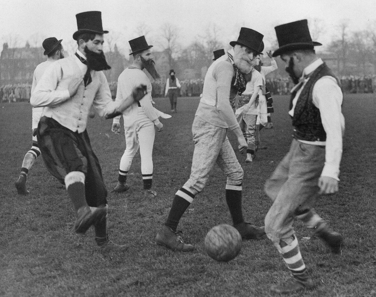 Футбол в Англии 19 века. Футбол в Англии в 19 веке. 1863 Год в Англии футбол. Зарождение футбола в Англии. Many centuries ago