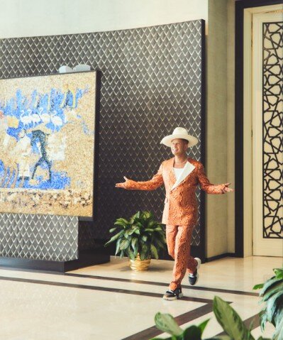 Митя Фомин в отеле