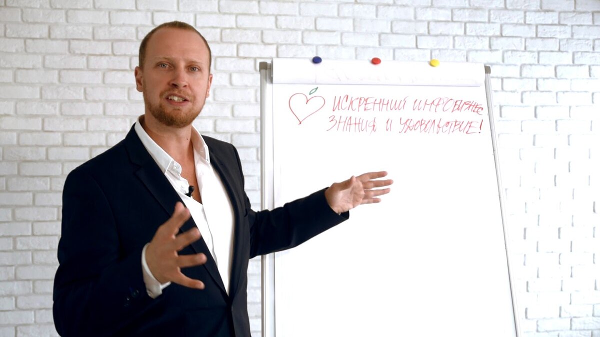 Интерьер кухни гостиной 22 м2. Кухня-столовая-гостиная 30 кв. Совмещение работы и семьи. Гостиная совмещенная с коридором. Совмещение 7.