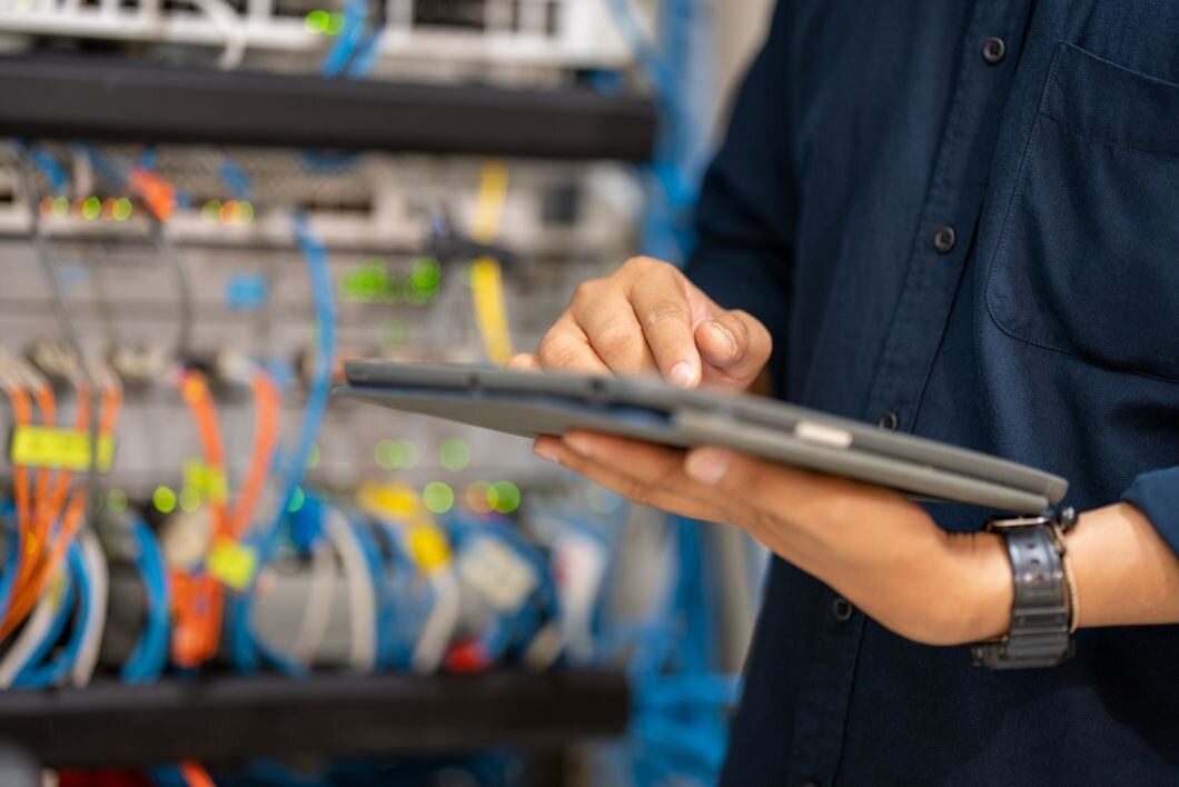 NPS гарантирует, что только авторизованные пользователи и устройства получают доступ к сетевым ресурсам.