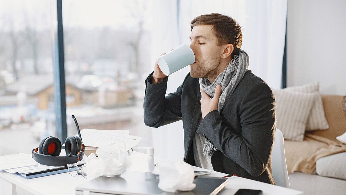 Заболел в поездке. Man with a cough. Bad businessman.