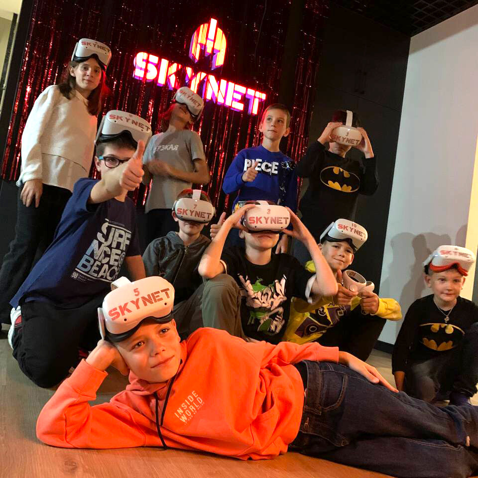 лазертаг в гарден сити. Lasertag vr игра. виртуальный лазертаг. виар арена. лазертаг вднх космозар.