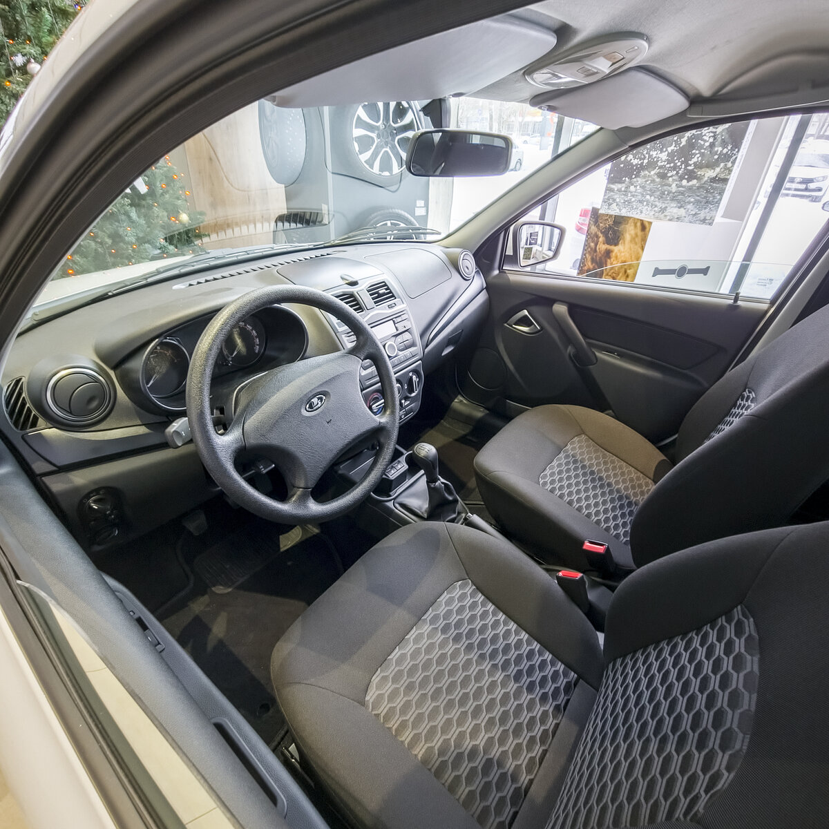 Обновление салона сразу бросается в глаза. "Улучшения" на лицо)