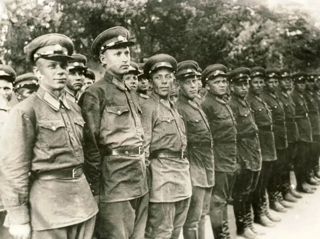 Вов снайпер в ленинграде. Солдат нквд 1941. Истребительные батальоны нквд. Пограничные войска нквд 1941. Войска нквд вов.