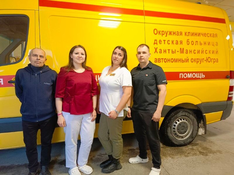    Реаниматологи детской больницы спасли мужчину пострадавшего в ДТП на трассе