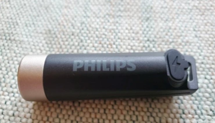    Такой фонарик можно носить как брелок на ключах