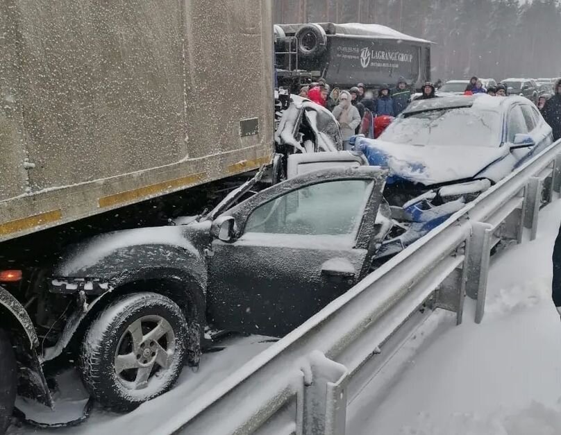Автокатастрофа на трассе М11 под Новгородом