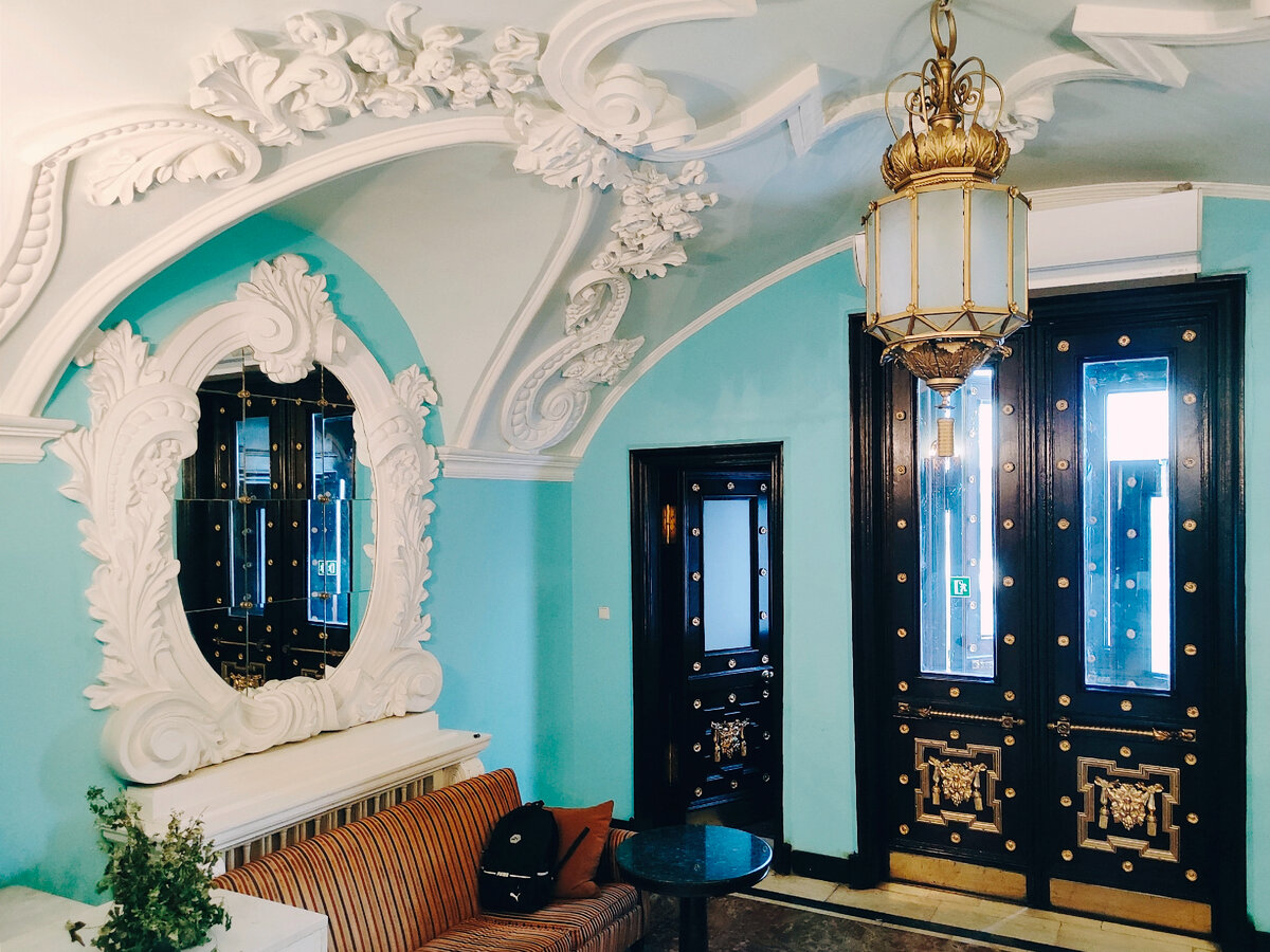 Одно из помещений гостиницы. Все фото автора статьи. 