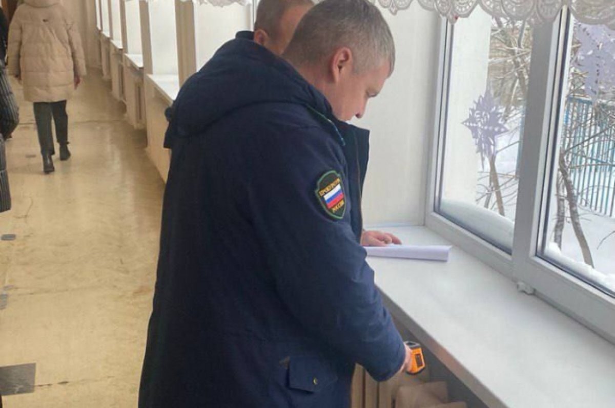    В школе №97 в Волгограде замерзают дети