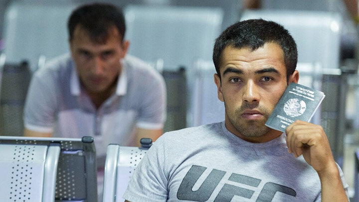 ПО МНЕНИЮ МАКСИМА РЕШЕТНИКОВА, "МЫ ДОЛЖНЫ БОЛЕЕ АКТИВНО РАБОТАТЬ С ПРИВЛЕЧЕНИЕМ МИГРАНТОВ В ЭКОНОМИКУ". ИНТЕРЕСНО, КОГДА ОН СОЧТЁТ, ЧТО ГАСТАРБАЙТЕРОВ В РОССИИ ДОСТАТОЧНО. КОГДА ОНИ СОСТАВЯТ В СТРАНЕ БОЛЬШИНСТВО НАСЕЛЕНИЯ? ФОТО: КИРИЛЛ ЗЫКОВ/АГН "МОСКВА"