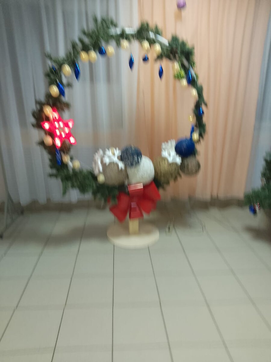 Сëма прислал, фотографировал на ходу, остановиться ведь совсем некогда