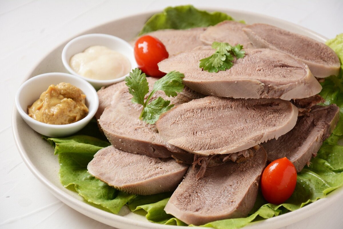 Говяжий язык как варить и чистить. Как очистить говяжий язык. Говяжий язык как варить и чистить. Язык говяжий отварной. Говяжий язык как варить и чистить.