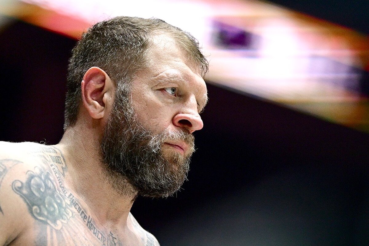  📷 📷 📷   Боец ММА Александр Емельяненко принял ислам