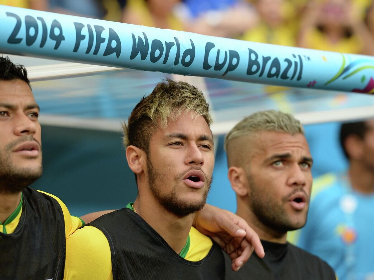    Неймар и Дани Алвес (справа)© РИА Новости / Алексей Филиппов