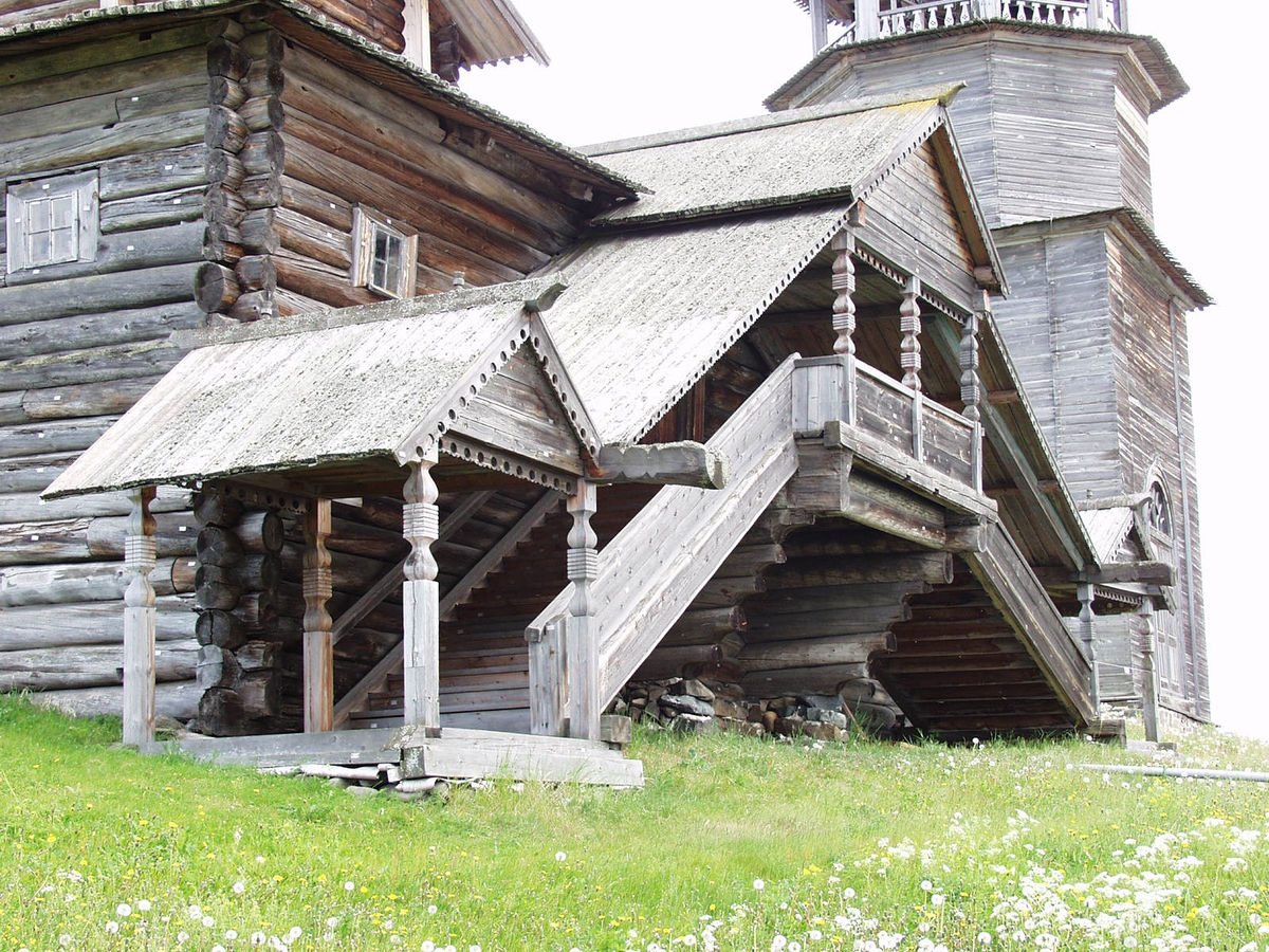 Крыльцо Преображенской церкви до реставрации