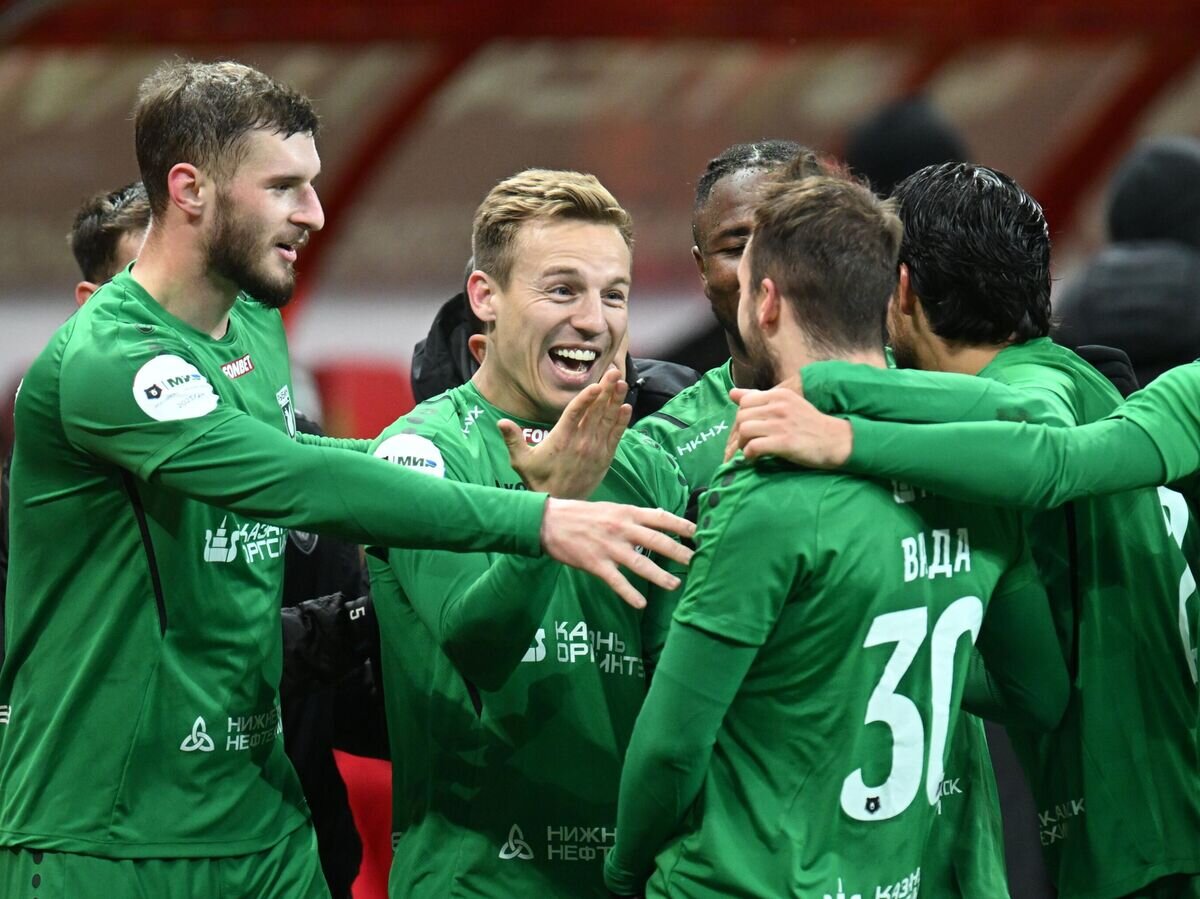    Игроки ФК "Рубин" © РИА Новости / Максим Богодвид