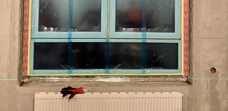 Упаковка окон после монтажа. 