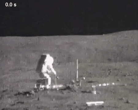 Боятся порвать задник кинопавильона эти пакетом  