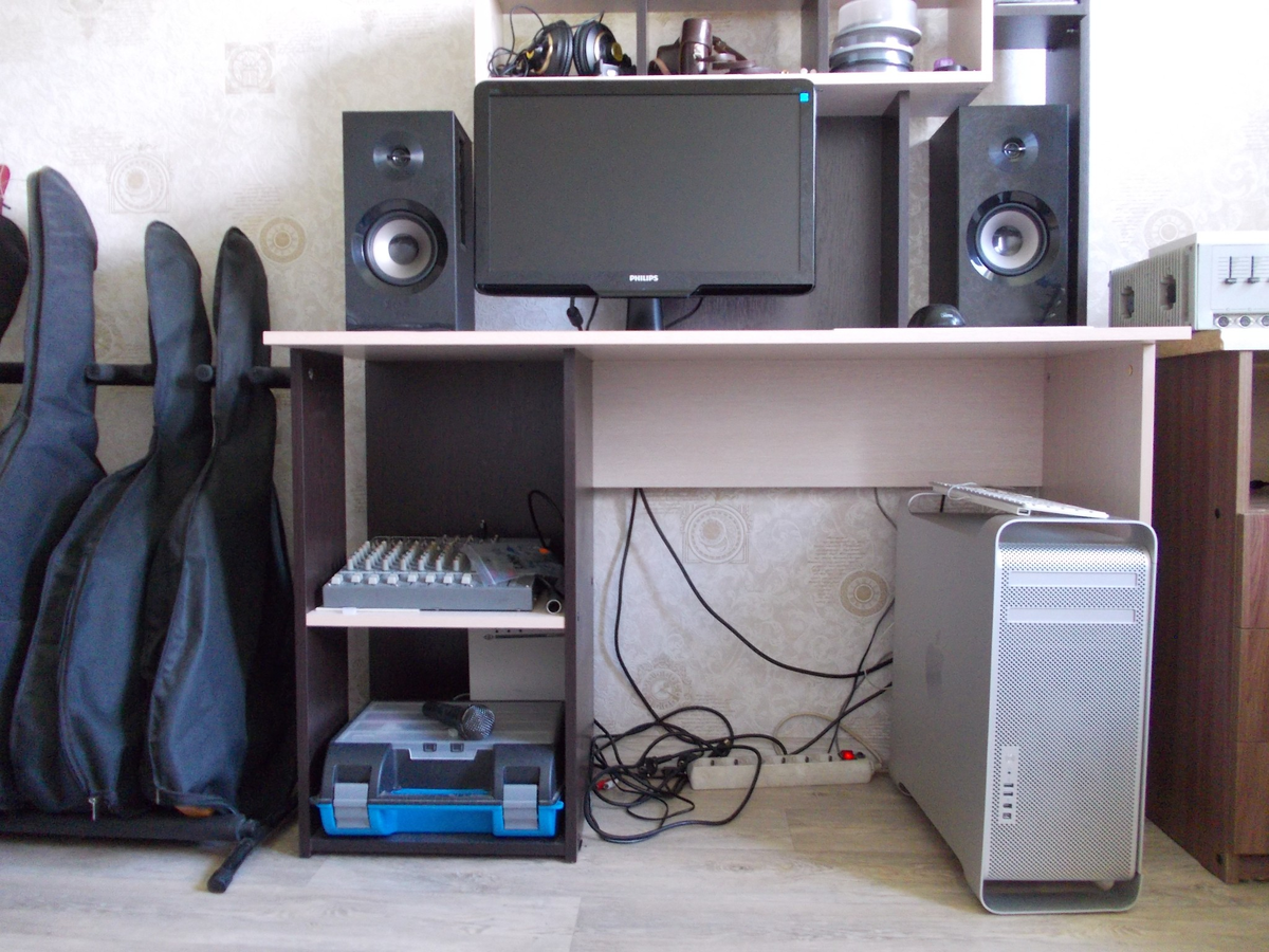 Микшерный пульт Phonic MM122 в нынешнем антураже