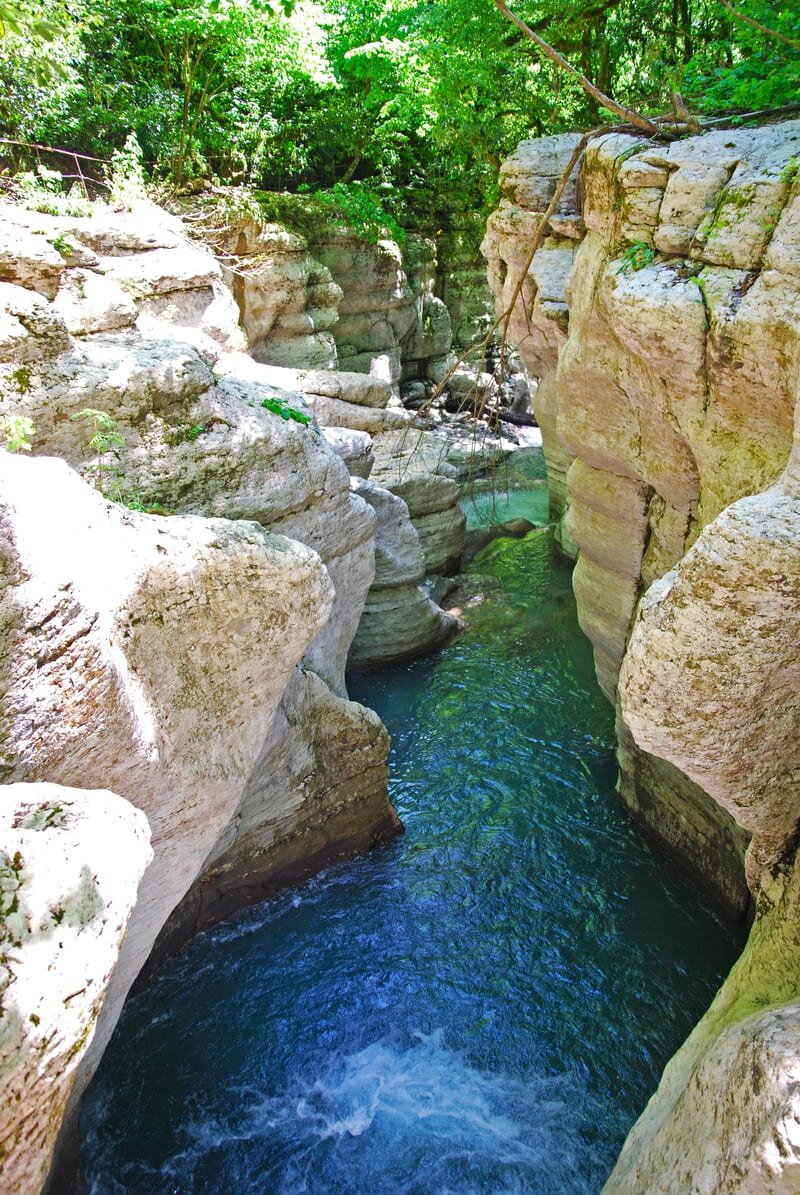 Каньон белые скалы в Сочи.