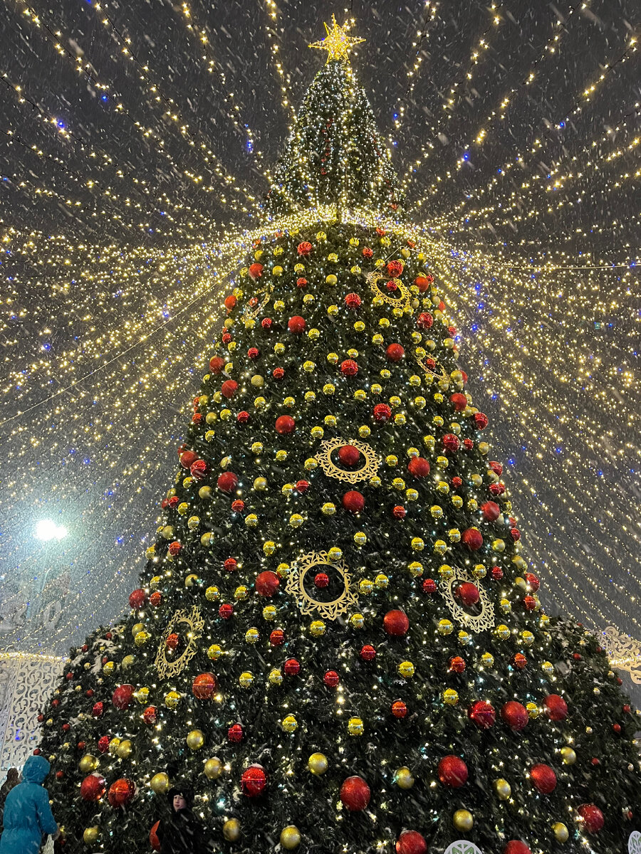 Елка на площади на Немиге