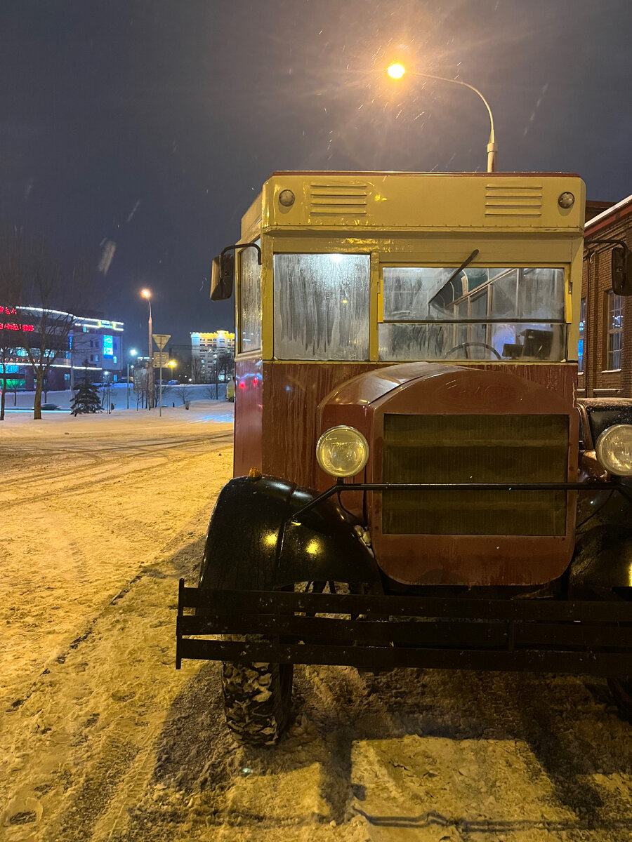 Экскурсионный ретро автобус