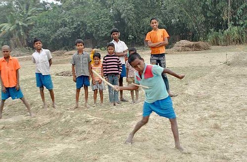 Игра Gillidanda. Индия.