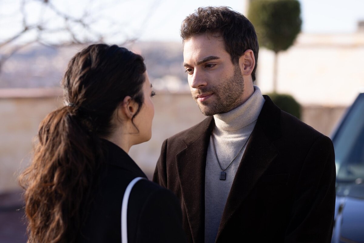 Кадры из сериала «Сапфир». Источник: https://www.atv.com.tr/safir/