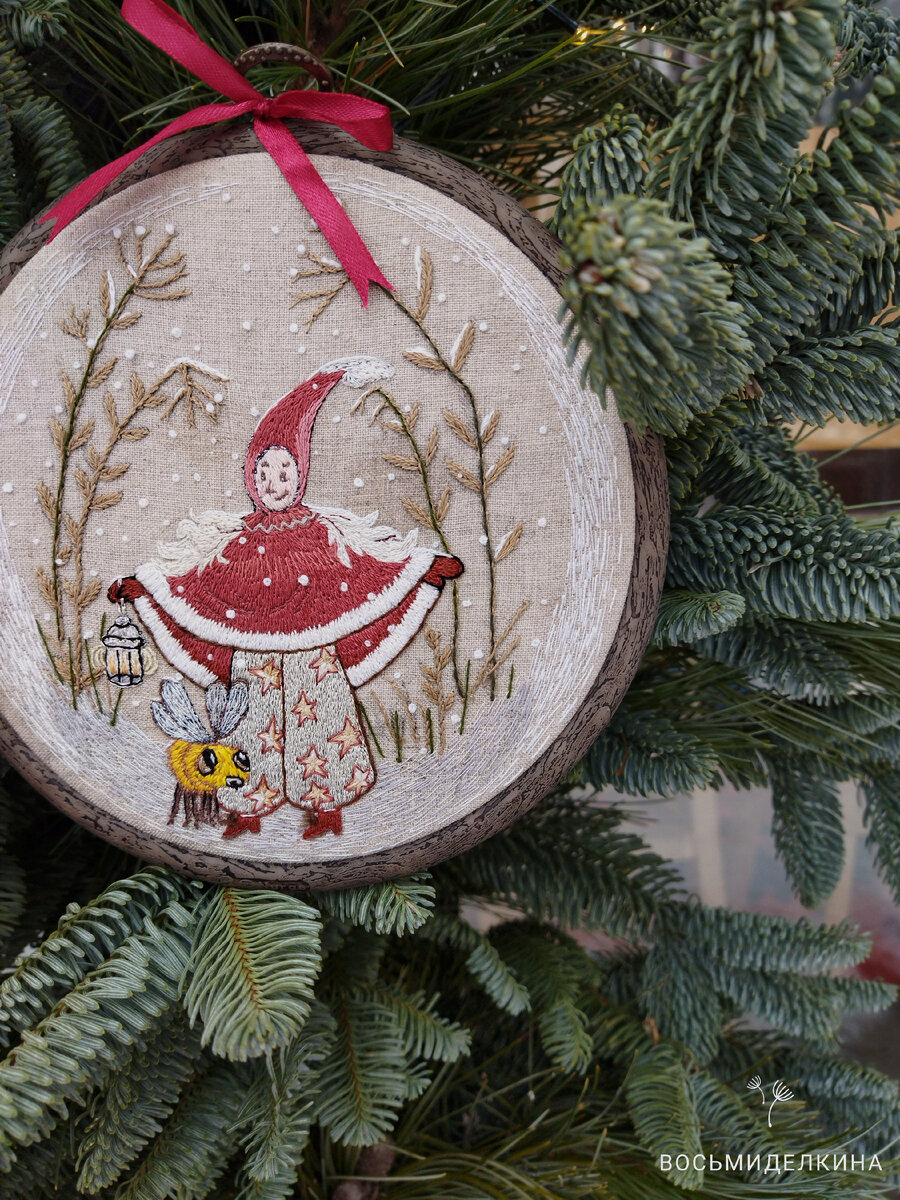 Спасибо кафешечке в парке за симпатичное оформление из еловых веток