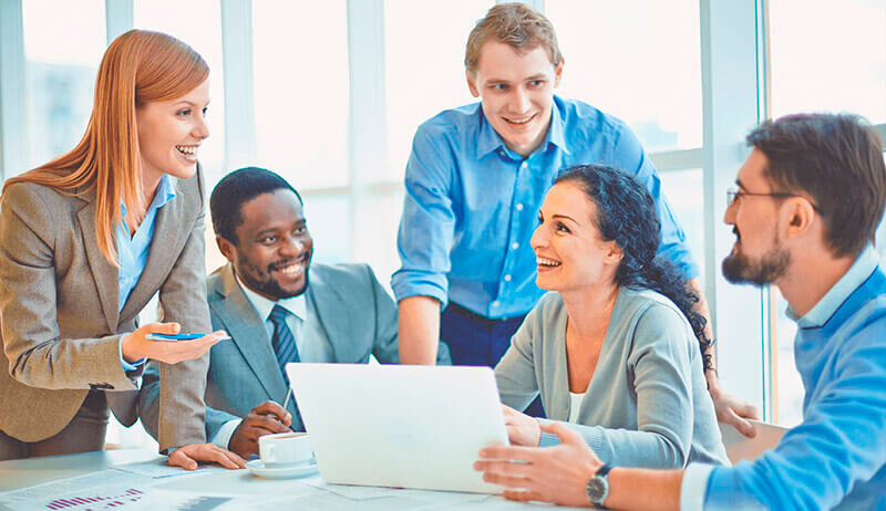 Представляете: он оспаривал общеизвестный факт, что Земля имеет форму чемодана!