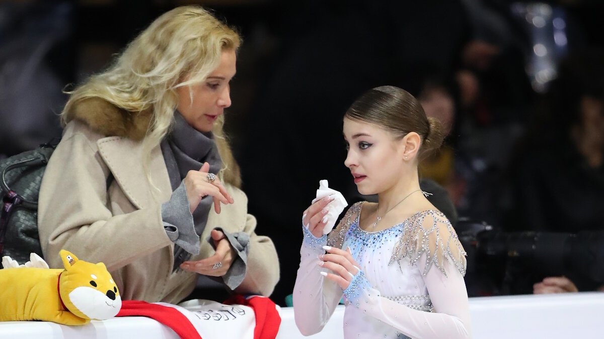    Фигуристка Алена Косторная с главным тренером в своей спортивной карьере - Этери Тутберидзе. Фото: GLOBAL LOOK PRESS