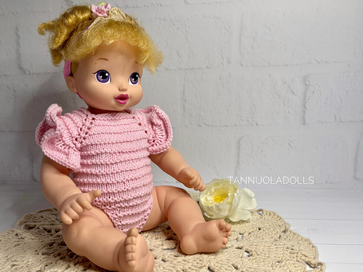 Вязаная одежда для куклы Дисней