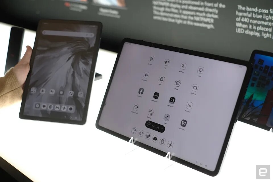    Новые планшеты TCL имитируют бумажную книгу без дисплея E-Ink