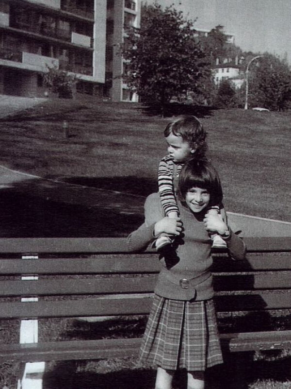    Милен в детстве