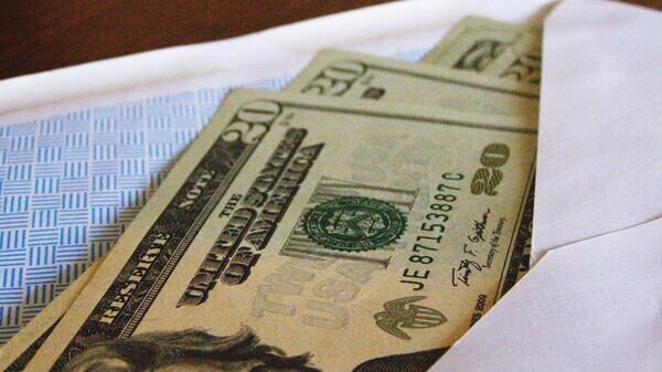    CC BY 2.0 / Chris Potter / A Generous Tip