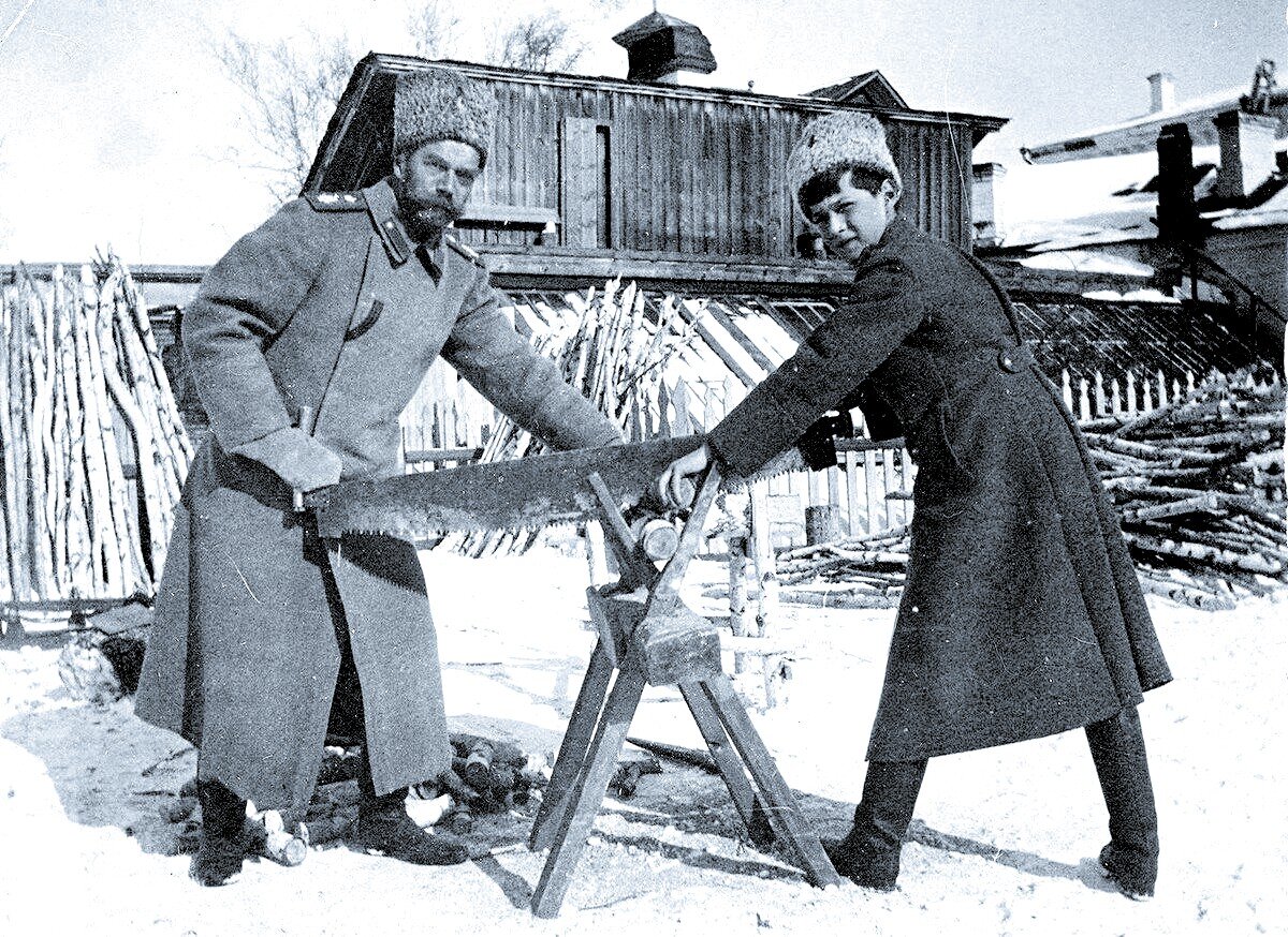 Император Николай II и цесаревич Алексей.