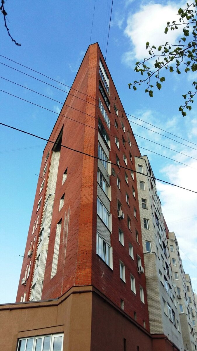 Как выглядит плоский дом