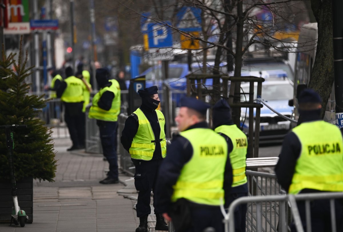    RMF24: в Польше задержали бывшего главу МВД и его заместителя