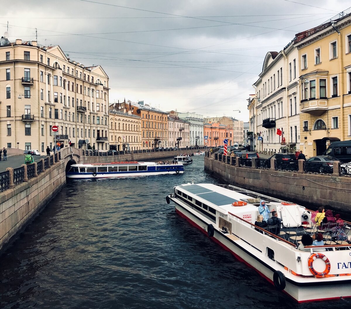 В чаще спб. Теплоход. Экскурсионная программа Санкт Петербург. Теплоход 1 день. Автобус Санкт-Петербург.