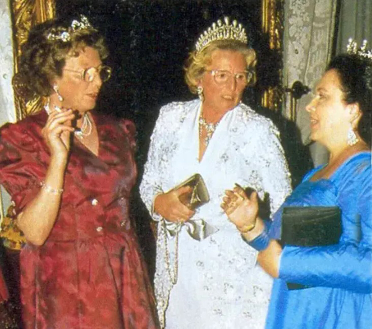 драгоценная дочь величайшего воина злодея новелла. дочь воина злодея. драгоценная дочь злодея 48 глава. манхуа император. манга драгоценная дочь величайшего злодея в мире.