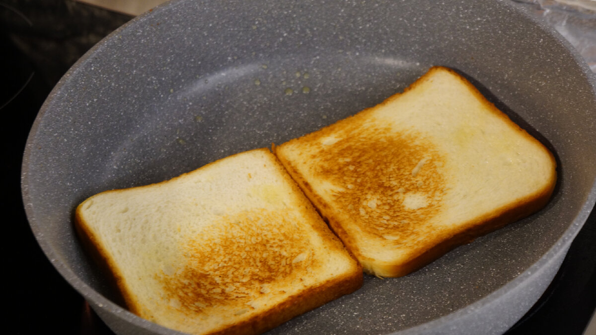 Бутерброд обычный. Хлеб с колбасой. Студенческий бутерброд. Бутерброд студента. Пицца студенческая.