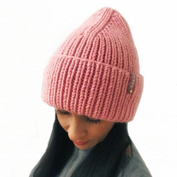    Простая шапка    
Источник: Скриншот из видео